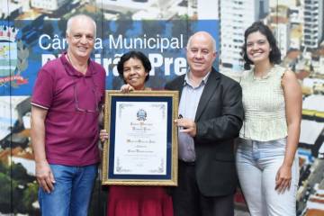 Presidente do Instituto Maria da Graça recebe homenagem em solenidade da Câmara Municipal